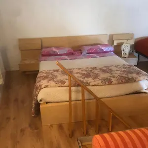  Appartamento Lovely 1 Bedroom Loft, 20 Mins To Bgy Airport Italia